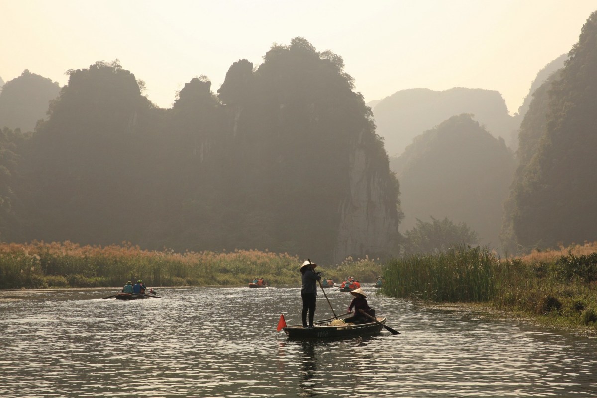 [越南]搖槳穿梭的陸龍灣－長安生態保護區